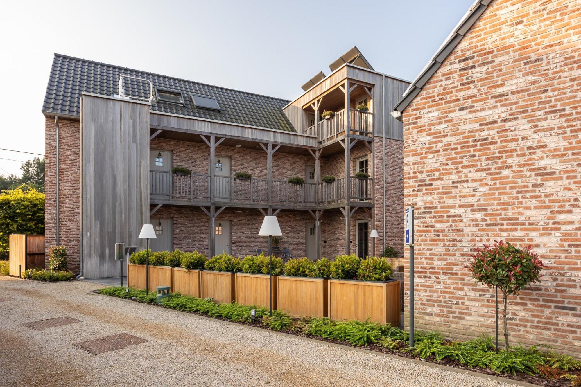 B&B Sasput ハッセルト エクステリア 写真